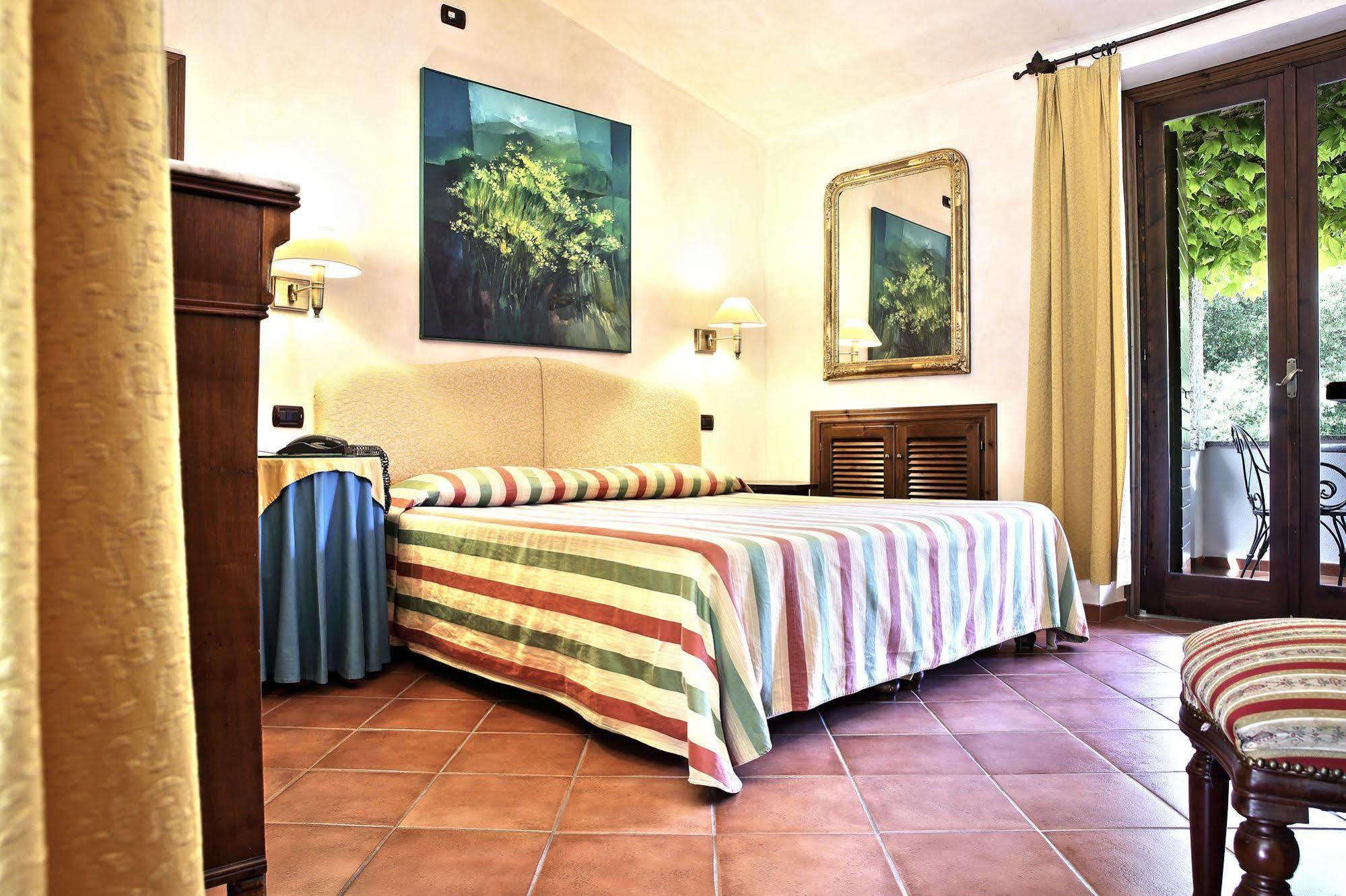 טמפיו פאוזניה L'Agnata Di De Andre Boutique Hotel מראה חיצוני תמונה